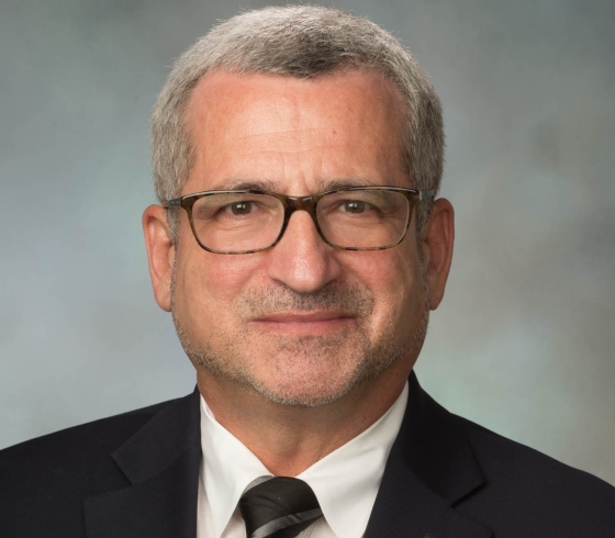 Head shot of Ilya Grinberg