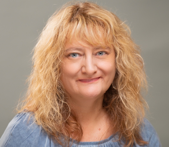 Headshot of Elizabeth Stevens