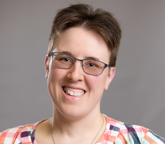 Headshot of Leslie Lawrence