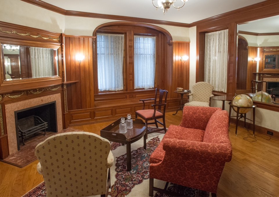 Metcalfe House library